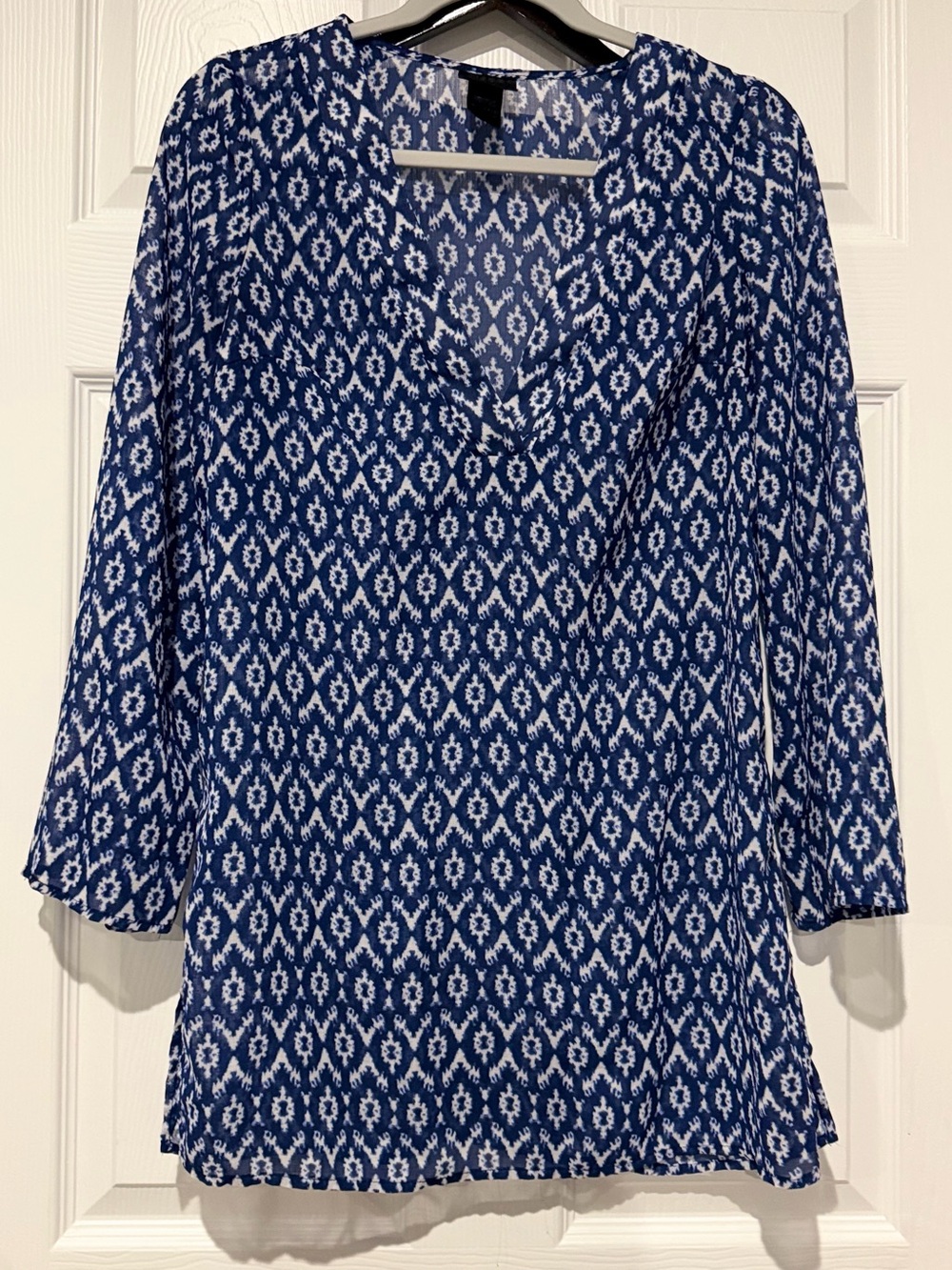 Cove Blue and White Long-Sleeve Patterned Tunic Cover up